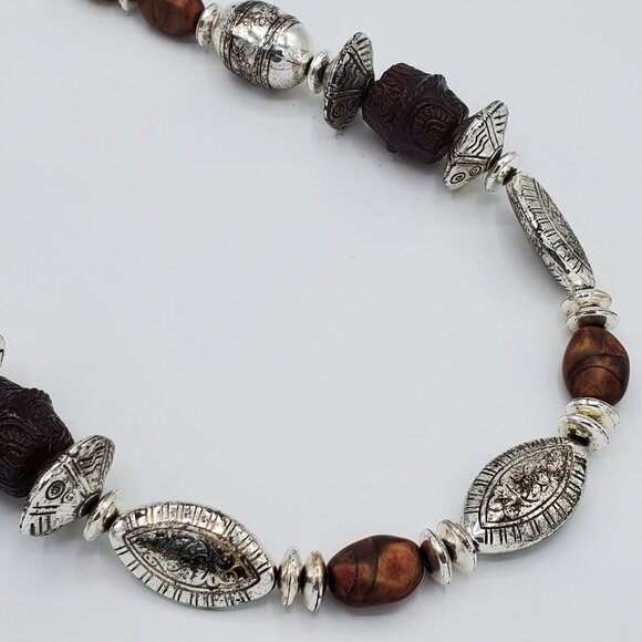 Silver and Brown Etched Bobbles Beaded Costume Jewelry 15" Necklace - Picture 2 of 4